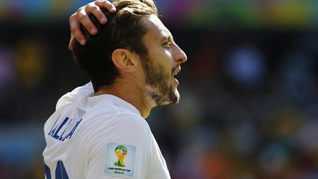 Adam Lallana v dresu anglické reprezentace na MS v Brazílii. Adam Lallana v dresu anglické reprezentace na MS v Brazílii.