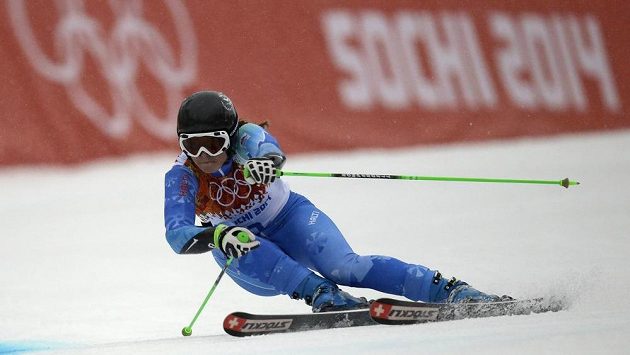 Slovina Tina Mazeová během obřího slalomu. Slovina Tina Mazeová během obřího slalomu.
