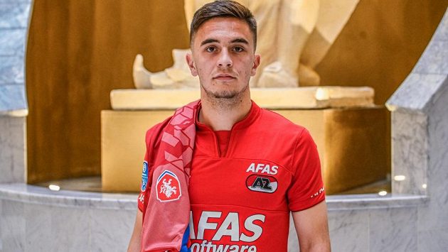 Talentovaný český fotbalista Richard Sedláček se rozjel v nizozemském Alkmaaru. Talentovaný český fotbalista Richard Sedláček se rozjel v nizozemském Alkmaaru.