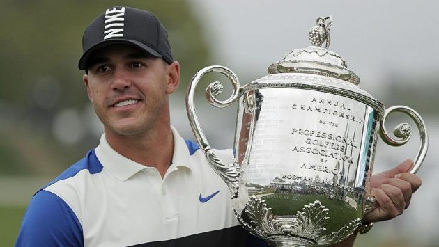 Americký golfista Brooks Koepka obhájil titul na PGA Championship. Americký golfista Brooks Koepka obhájil titul na PGA Championship.