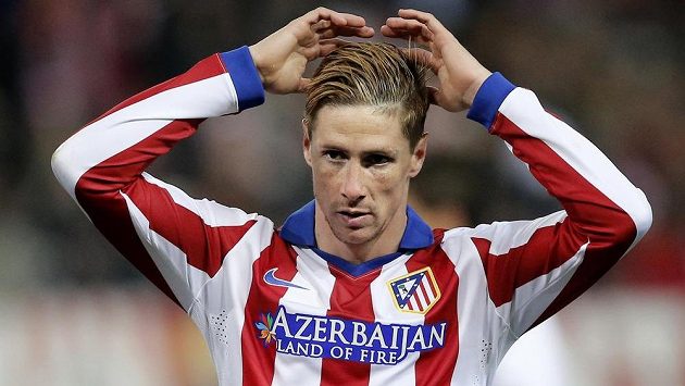 Útočník Atlétika Madrid Fernando Torres v duelu proti Realu. Útočník Atlétika Madrid Fernando Torres v duelu proti Realu.