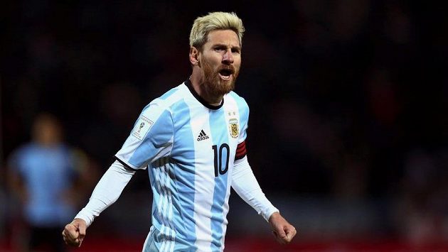 Lionel Messi při utkání kvalifikace MS Argetina - Uruguay. Lionel Messi při utkání kvalifikace MS Argetina - Uruguay.