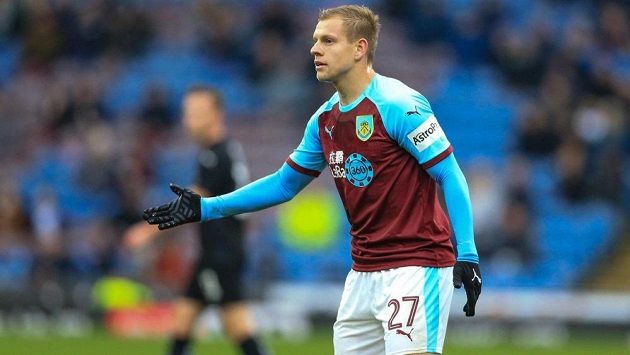 Matěj Vydra v dresu Burnley moc příležitostí v uplynulé sezoně Premier League nedostal. Matěj Vydra v dresu Burnley moc příležitostí v uplynulé sezoně Premier League nedostal.