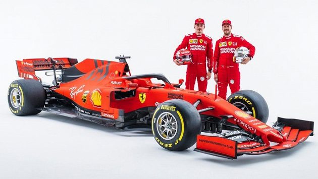 Sebastian Vettel přivítal u Ferrari nového kolegu Charlese Leclerca. Sebastian Vettel přivítal u Ferrari nového kolegu Charlese Leclerca.