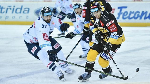 Lukáš Vantuch (vlevo) z Liberce a Karel Kubát z Litvínova. Lukáš Vantuch (vlevo) z Liberce a Karel Kubát z Litvínova.