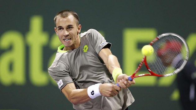 Tenista Lukáš Rosol v utkání s Rafaelem Nadalem v Dauhá. Tenista Lukáš Rosol v utkání s Rafaelem Nadalem v Dauhá.