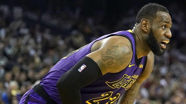 Basketbalista LeBron James musí kvůli zranění třísel odpočívat. Basketbalista LeBron James musí kvůli zranění třísel odpočívat.