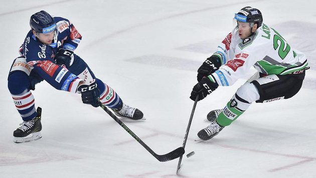 Karol Sloboda z Vítkovic (vpravo) vstřelil v předkole play off do sítě Plzně první gól v sezóně. Karol Sloboda z Vítkovic (vpravo) vstřelil v předkole play off do sítě Plzně první gól v sezóně.