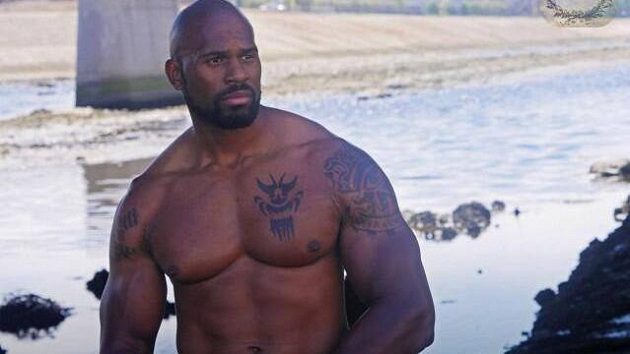 Shad Gaspard se ztratil při plavání v moři. Shad Gaspard se ztratil při plavání v moři.