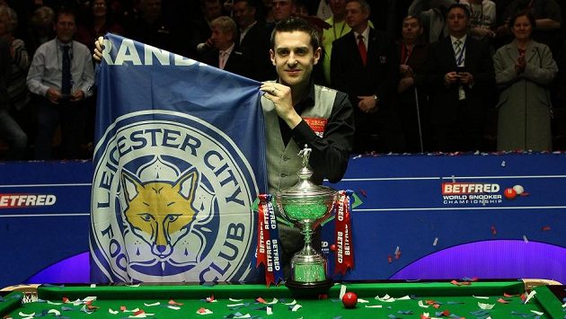 Mark Selby ovládl mistrovství světa ve snookeru. Mark Selby ovládl mistrovství světa ve snookeru.