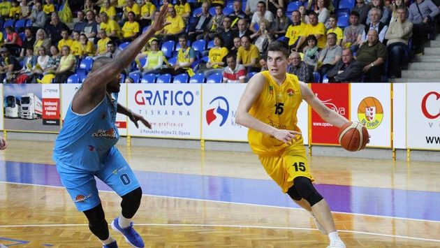 Opavským basketbalistům stačí jedna výhra k postupu do semifinále. Opavským basketbalistům stačí jedna výhra k postupu do semifinále.