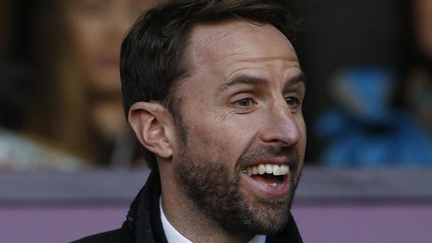Trenér anglické fotbalové reprezentace Gareth Southgate. Trenér anglické fotbalové reprezentace Gareth Southgate.