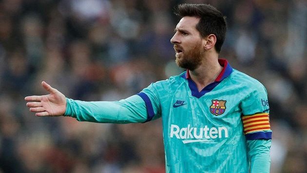 Barcelonská hvězda Lionel Messi a jeho nazlobená reakce. Barcelonská hvězda Lionel Messi a jeho nazlobená reakce.