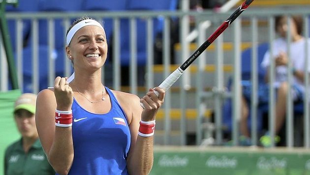 Tenistka Petra Kvitová se raduje po postupu do semifinále olympijského turnaje. Tenistka Petra Kvitová se raduje po postupu do semifinále olympijského turnaje.
