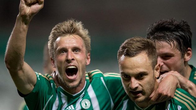 Tomáš Berger (vlevo) oslavuje se spoluhráčem z Bohemians Matúšem Mikušem gól proti Příbrami. Tomáš Berger (vlevo) oslavuje se spoluhráčem z Bohemians Matúšem Mikušem gól proti Příbrami.
