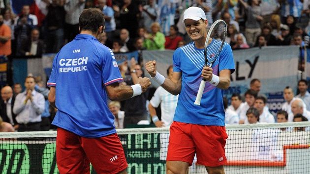 Radek Štěpánek (vlevo) a Tomáš Berdych na archivním snímku. Radek Štěpánek (vlevo) a Tomáš Berdych na archivním snímku.
