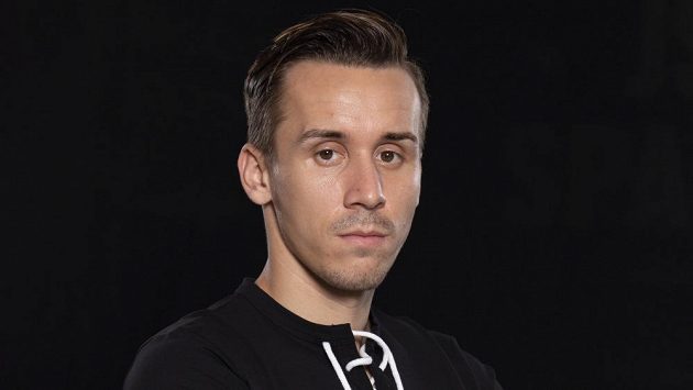 Tragicky zesnulý Josef Šural v černém retro dresu. Tragicky zesnulý Josef Šural v černém retro dresu.