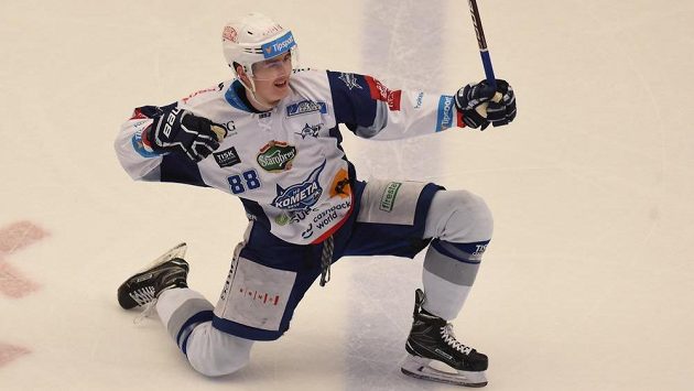 Martin Nečas oslavuje branku vstřelenou Třinci. Martin Nečas oslavuje branku vstřelenou Třinci.