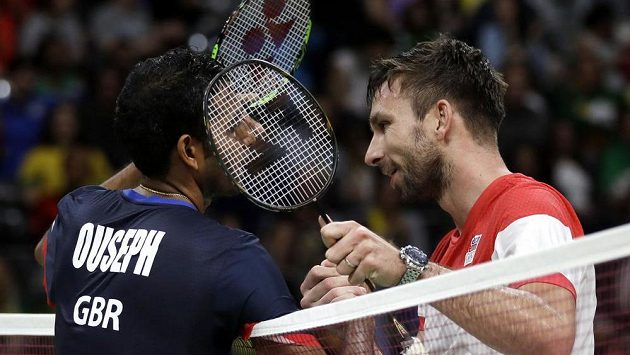 Badmintonista Petr Koukal (vpravo) a Brit Rajiv Ouseph. Badmintonista Petr Koukal (vpravo) a Brit Rajiv Ouseph.