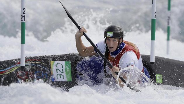 Kajakářka Kateřina Kudějová během pondělní kvalifikace. Kajakářka Kateřina Kudějová během pondělní kvalifikace.