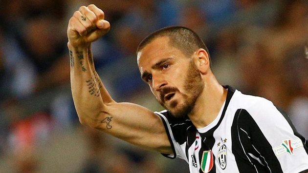 Leonardo Bonucci z Juventusu jásá po gólu proti Laziu. Leonardo Bonucci z Juventusu jásá po gólu proti Laziu.