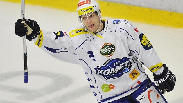 Brněnský František Ptáček rozhodl nájezdy v nedělním utkání na ledě Mladé Boleslavi. Brněnský František Ptáček rozhodl nájezdy v nedělním utkání na ledě Mladé Boleslavi.