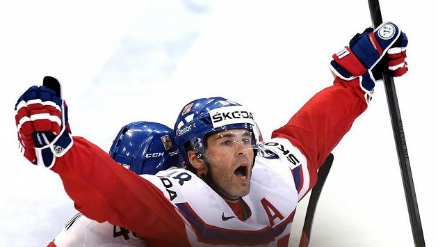 Jaromír Jágr se raduje z rozhodujícího gólu ve čtvrtfinále mistrovství světa proti Finsku. Jaromír Jágr se raduje z rozhodujícího gólu ve čtvrtfinále mistrovství světa proti Finsku.