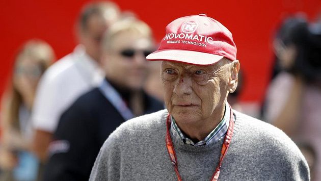 Niki Lauda na letošním červencovém snímku ze Silverstone. Niki Lauda na letošním červencovém snímku ze Silverstone.