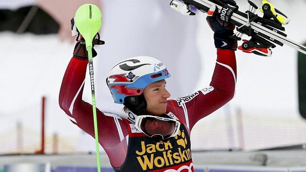 Norský lyžař Henrik Kristoffersen vyhrál malý křišťálový glóbus za slalom. Norský lyžař Henrik Kristoffersen vyhrál malý křišťálový glóbus za slalom.