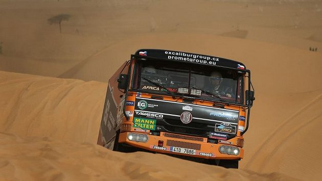 Tomáš Tomeček s Tatrou na trati Afrika Eco Race 2015. Tomáš Tomeček s Tatrou na trati Afrika Eco Race 2015.