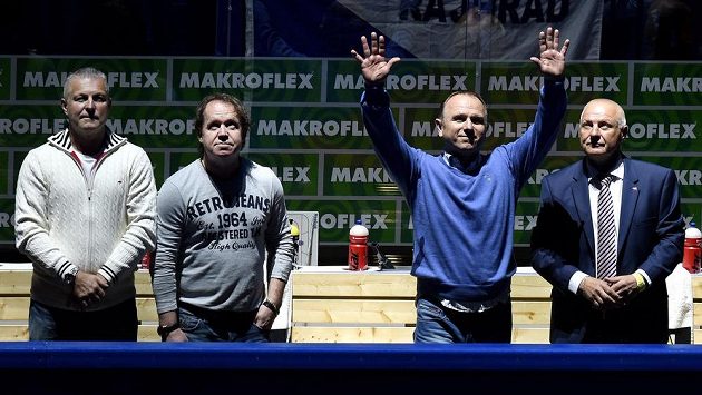 Jiří Hrdina (zleva), Petr Rosol, Jiří Lála a Pavel Richter v O2 areně. Jiří Hrdina (zleva), Petr Rosol, Jiří Lála a Pavel Richter v O2 areně.