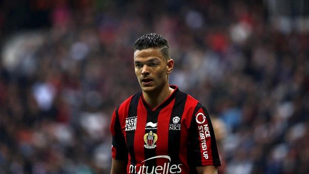 Záložník Hatem Ben Arfa. Záložník Hatem Ben Arfa.