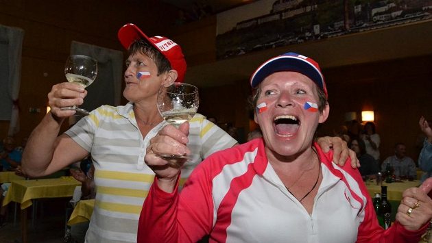 Petra Kvitová při finále rozradostnila přiznivkyně ve Fulneku. Petra Kvitová při finále rozradostnila přiznivkyně ve Fulneku.
