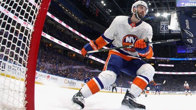 Osmiletou smlouvou si New York Islanders pojistili kanadského obránce Adama Pelecha. Osmiletou smlouvou si New York Islanders pojistili kanadského obránce Adama Pelecha.
