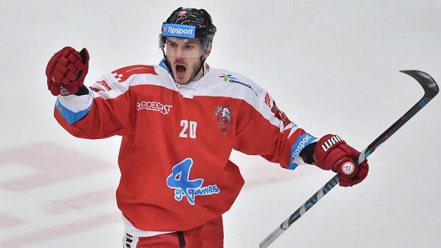 František Skladaný se raduje z gólu. Jeho Olomouc ale na Pardubice nestačila. František Skladaný se raduje z gólu. Jeho Olomouc ale na Pardubice nestačila.