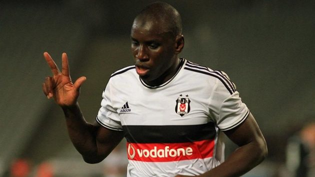Demba Ba už střílí góly za turecký Besiktas Istanbul. Demba Ba už střílí góly za turecký Besiktas Istanbul.