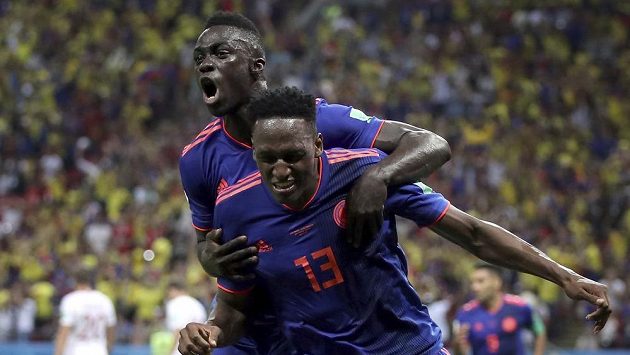 Kolumbie jásá! Autor gólu Yerry Mina (vpravo) slaví se spoluhráčem Davinsonem Sánchezem. Kolumbie jásá! Autor gólu Yerry Mina (vpravo) slaví se spoluhráčem Davinsonem Sánchezem.
