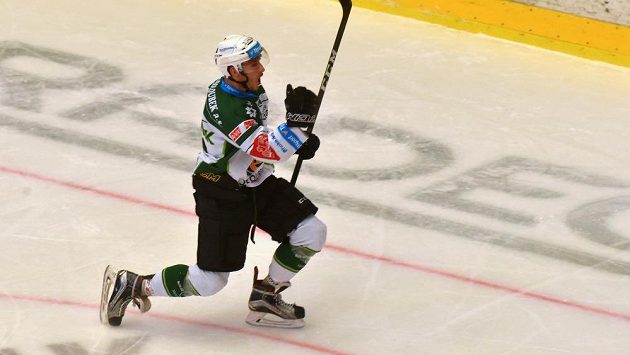 Karlovarský střelec Ondřej Beránek se raduje ze svého druhého gólu v utkání proti Jihlavě. Karlovarský střelec Ondřej Beránek se raduje ze svého druhého gólu v utkání proti Jihlavě.