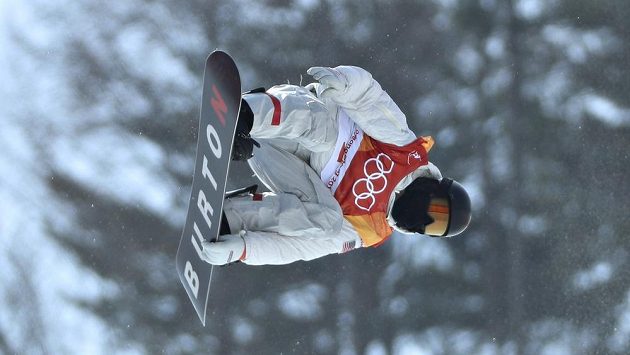 Hvězdný Shaun White jasně ovládl kvalifikaci v U-rampě. Hvězdný Shaun White jasně ovládl kvalifikaci v U-rampě.
