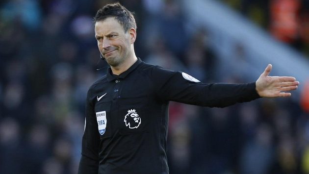 Rozhodčí Mark Clattenburg. Rozhodčí Mark Clattenburg.