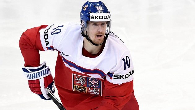 Hokejový útočník Roman Červenka v dresu národního týmu. Hokejový útočník Roman Červenka v dresu národního týmu.