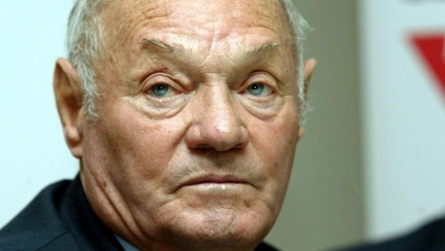Maďarská fotbalová legenda Jenö Buzánszky. Maďarská fotbalová legenda Jenö Buzánszky.