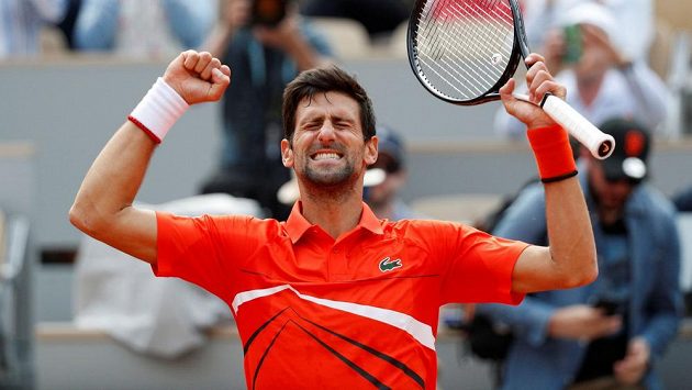 Novak Djokovič má zatím na French Open důvod k radosti, bez ztráty setu už je ve čtvrtfinále. Novak Djokovič má zatím na French Open důvod k radosti, bez ztráty setu už je ve čtvrtfinále.