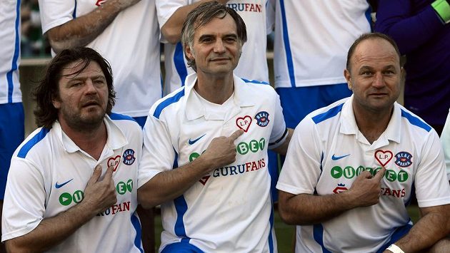 Leoš Noha (vlevo), Ivan Trojan (uprostřed) a Pavel Hoftych se zúčastnili v Praze druhého ročníku fotbalového Memoriálu Lukáše Přibyla. Leoš Noha (vlevo), Ivan Trojan (uprostřed) a Pavel Hoftych se zúčastnili v Praze druhého ročníku fotbalového Memoriálu Lukáše Přibyla.