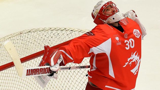 Brankář Třince Šimon Hrubec po skončení odvetného osmifinále Ligy mistrů. Brankář Třince Šimon Hrubec po skončení odvetného osmifinále Ligy mistrů.