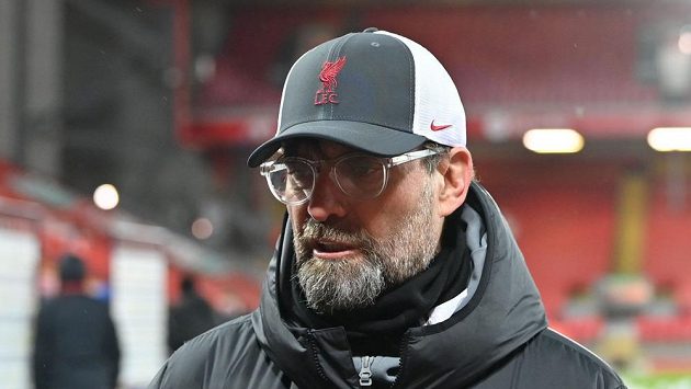 Zklamaný kouč FC Liverpool Jürgen Klopp po utkání s Evertonem. Zklamaný kouč FC Liverpool Jürgen Klopp po utkání s Evertonem.