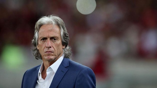 Kouč Jorge Jesus z Flamenga na snímku z minulého týdne při utkání Copa Libertadores s Barcelonou. Kouč Jorge Jesus z Flamenga na snímku z minulého týdne při utkání Copa Libertadores s Barcelonou.
