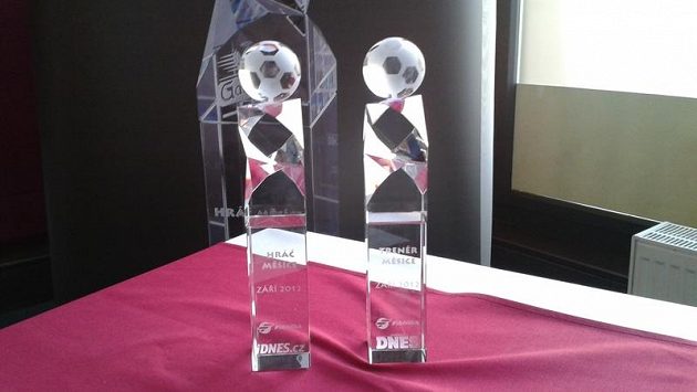 Nové trofeje pro hráče a trenéra měsíce. Nové trofeje pro hráče a trenéra měsíce.