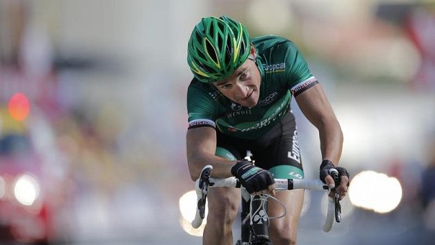 Zničený a šťastný Thomas Voeckler v cíli těžké pyrenejské etapy, v níž předvedl úžasný únik, který dotáhl až k vítěznému konci Zničený a šťastný Thomas Voeckler v cíli těžké pyrenejské etapy, v níž předvedl úžasný únik, který dotáhl až k vítěznému konci