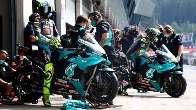 Stáj Petronas Yamaha SRT (archivní foto). Stáj Petronas Yamaha SRT (archivní foto).